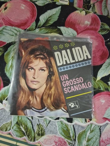 Dalida un grosso scandalo - un,