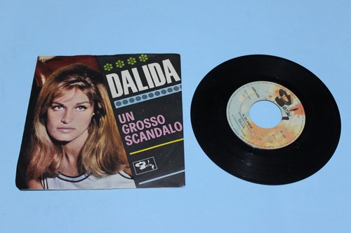 Dalida grosso scandalo - -,